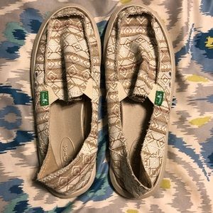 Sanuk slip ons